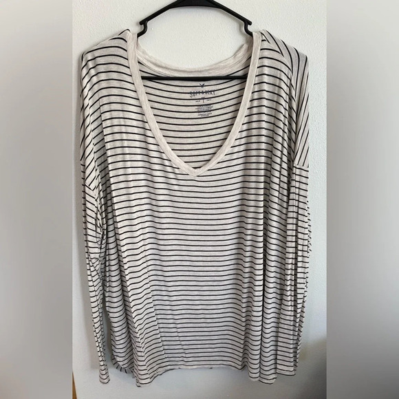 American Eagle Outfitters Tops - American Eagle • Soft & Sexy • T-Shirt • XL [B21]